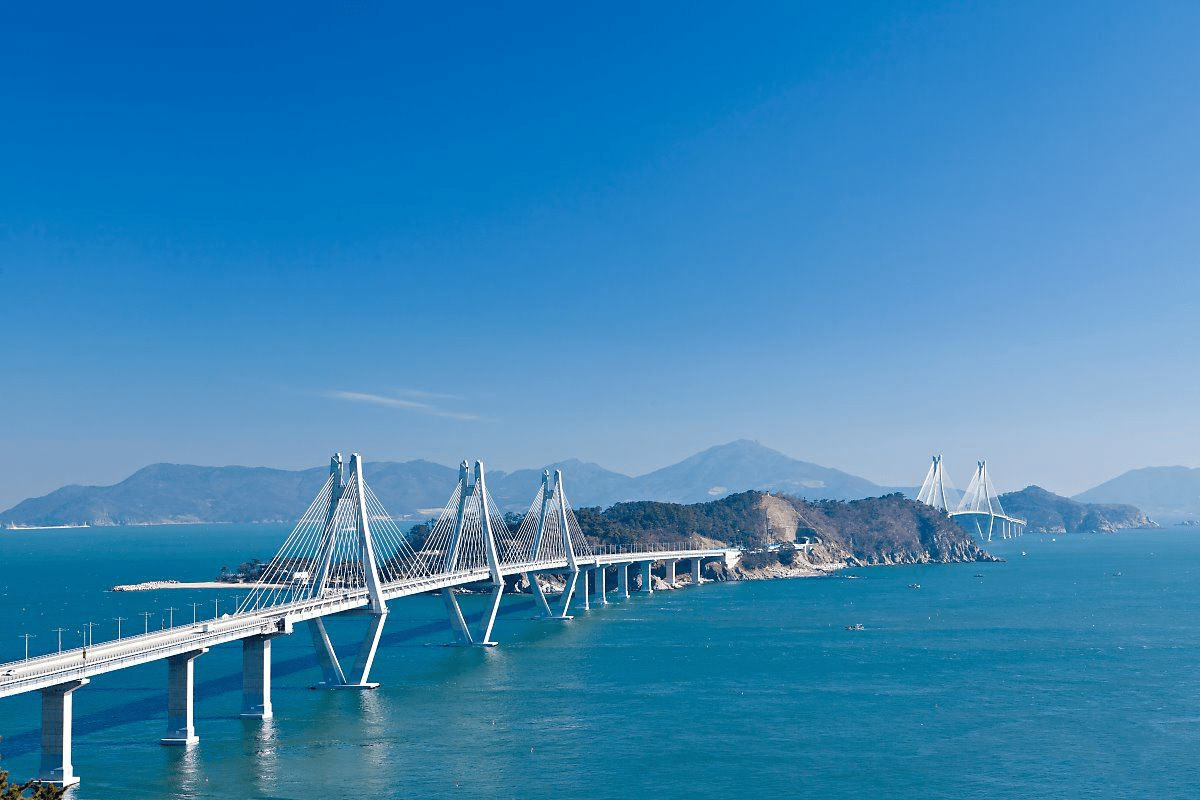 Gyeongnam Extends Geogadaegyo Bridge Toll Discounts into 2025