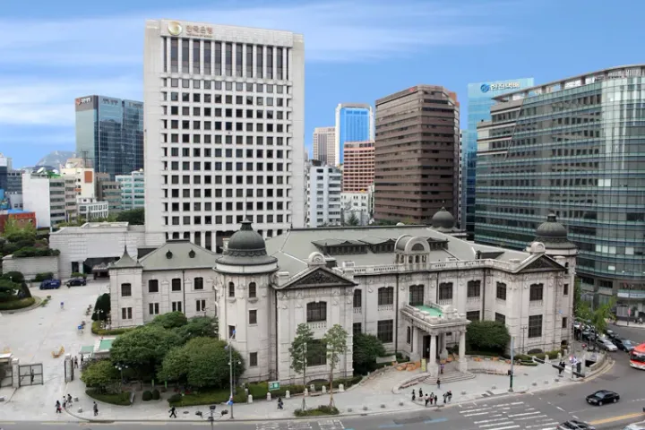 Bank of Korea Holds Interest Rate at 3.50%, Signals October Cut